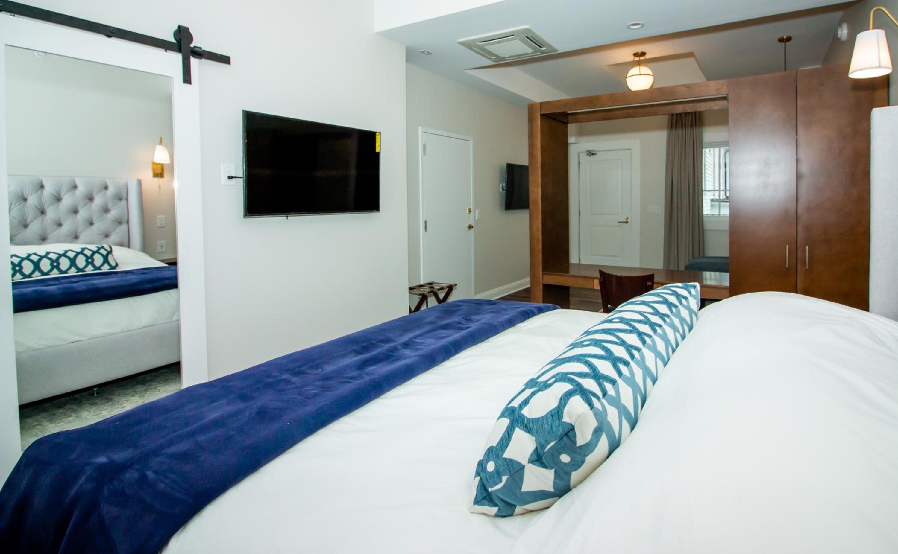 King Suite - Photo 1