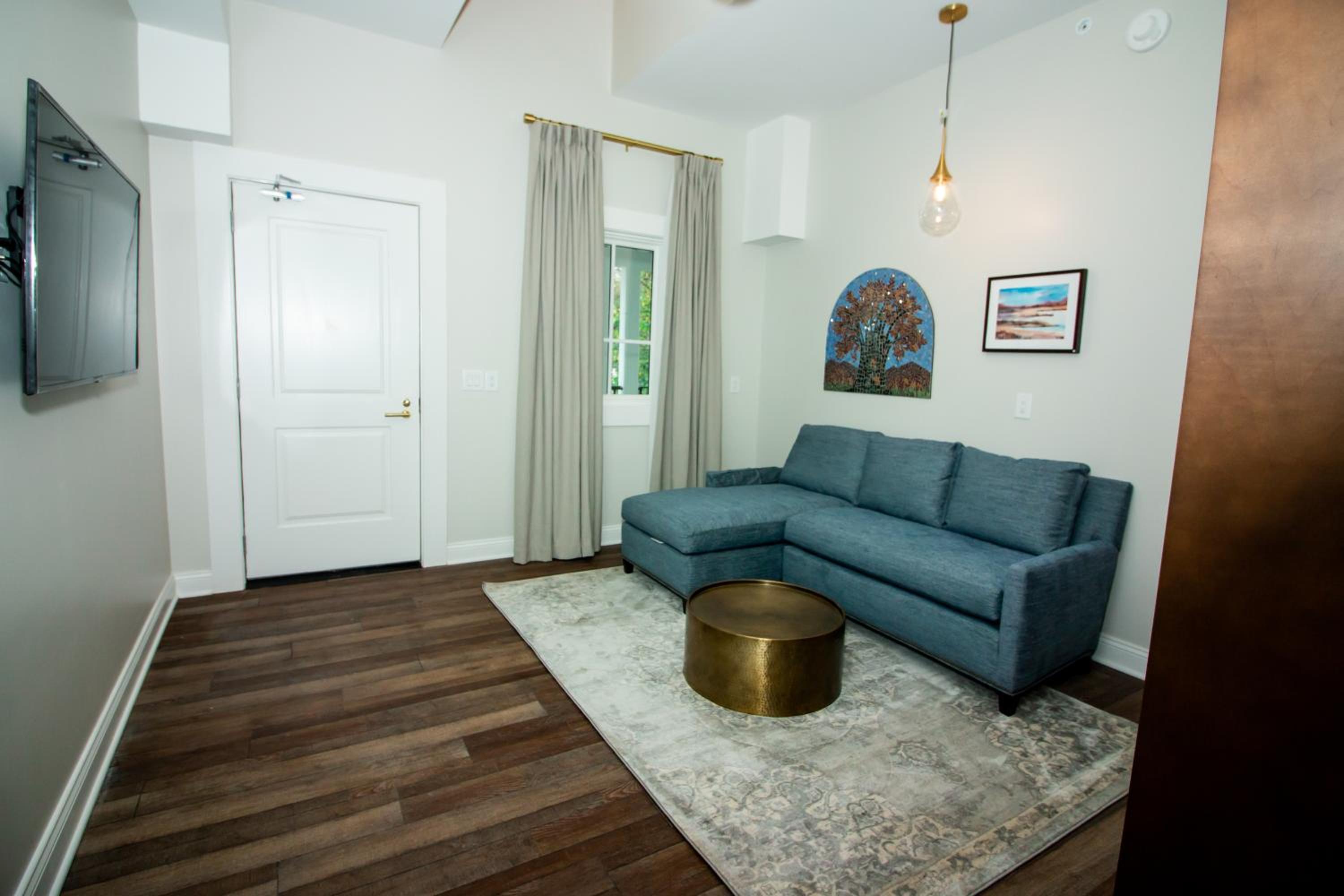 King Suite - Photo 3