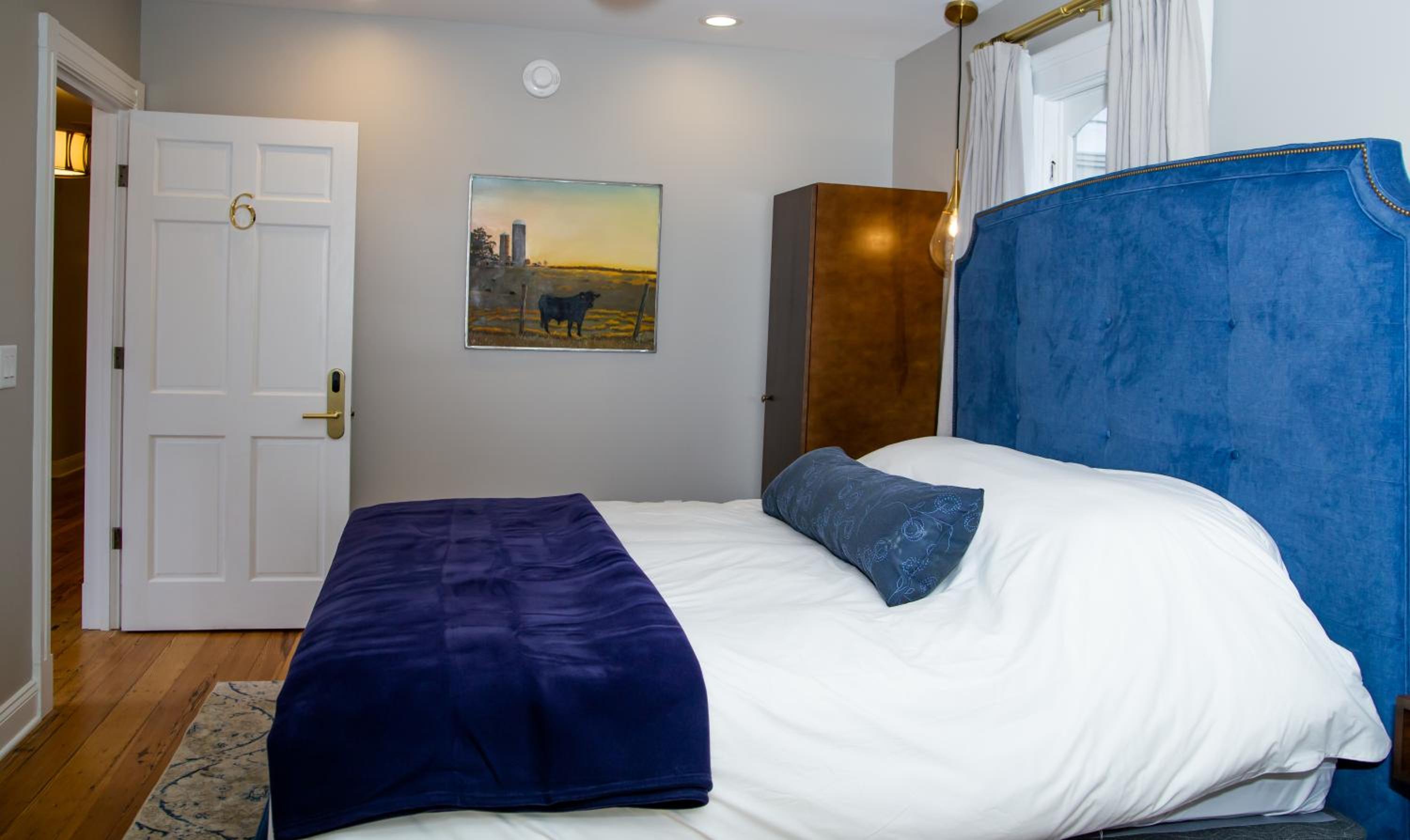 Deluxe King Suite