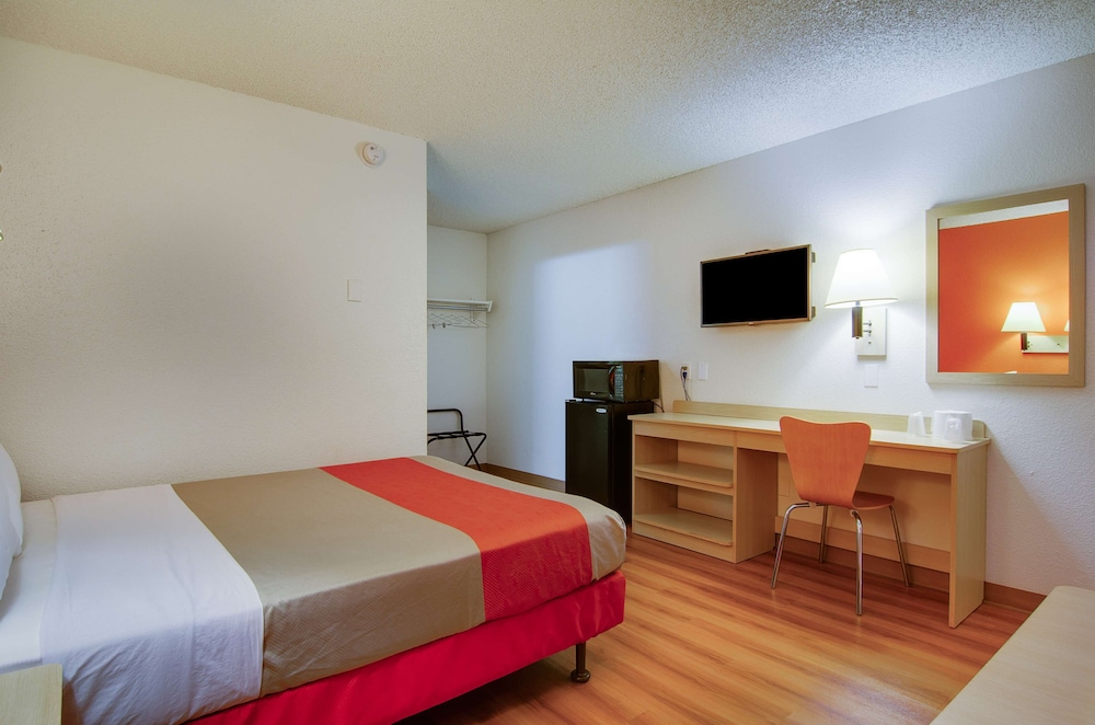 Standard Room, 1 Double Bed, Smoking photo 2