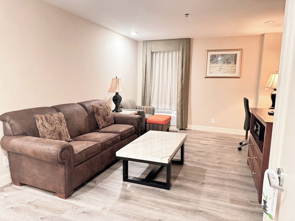 Standard Suite, 1 Bedroom - Photo 1