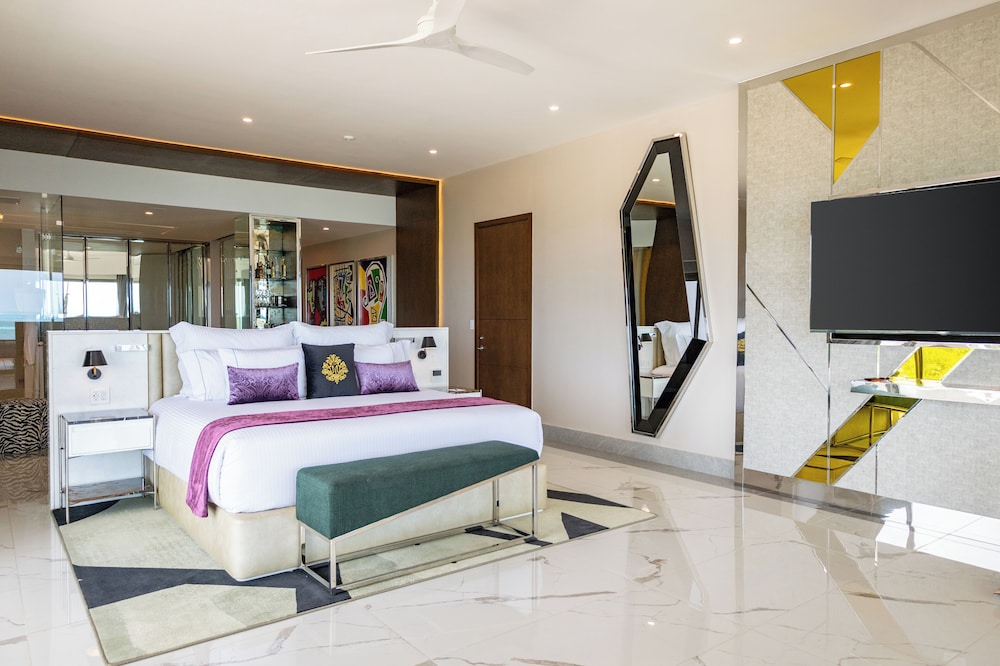 Corner Suite Ocean Front