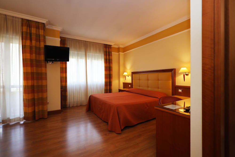 Classic Triple Room - Photo 4