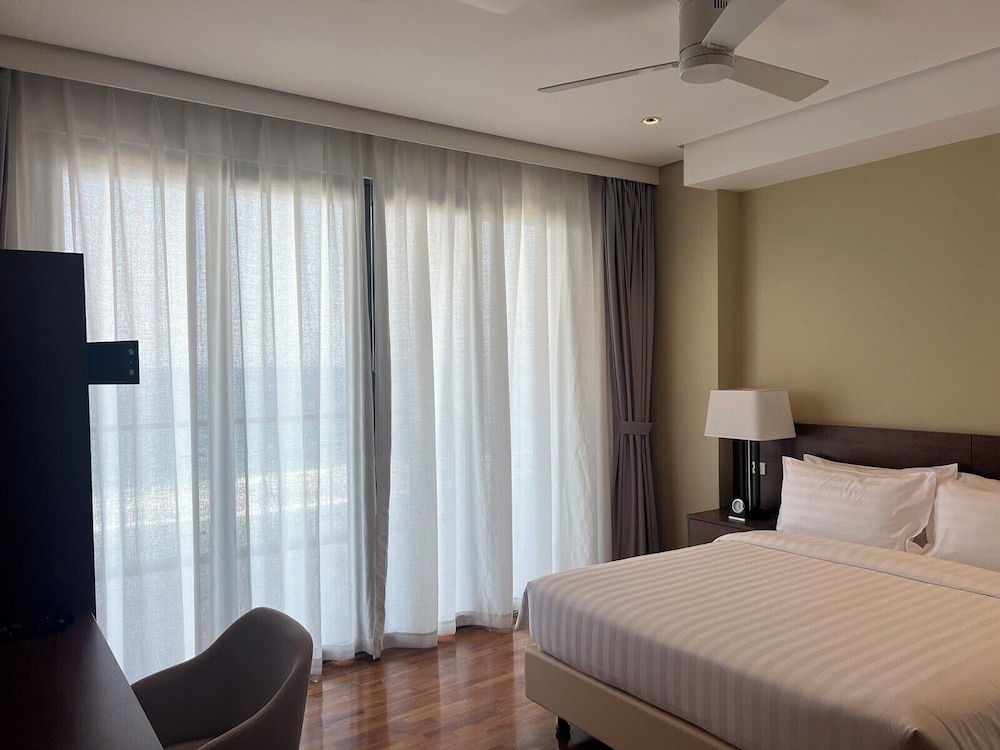 Premier Suite, 3 Bedrooms, Beach View photo 2