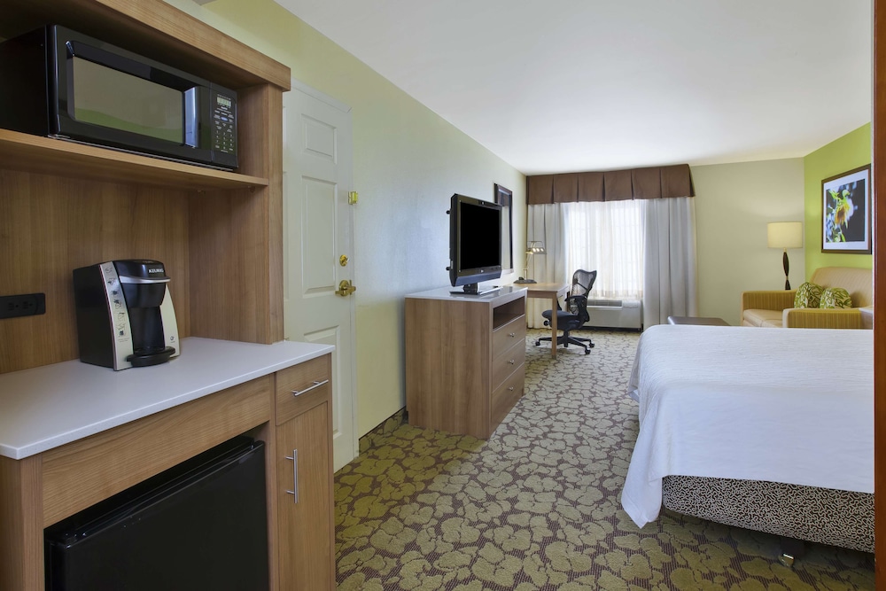 Room, 1 King Bed, Accessible (Mobility & Hearing, Alcove) photo 3