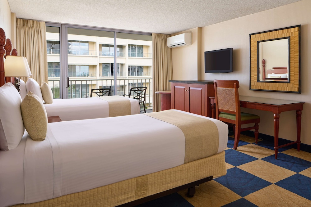 Suite, 1 Bedroom, Kitchenette - Photo 3
