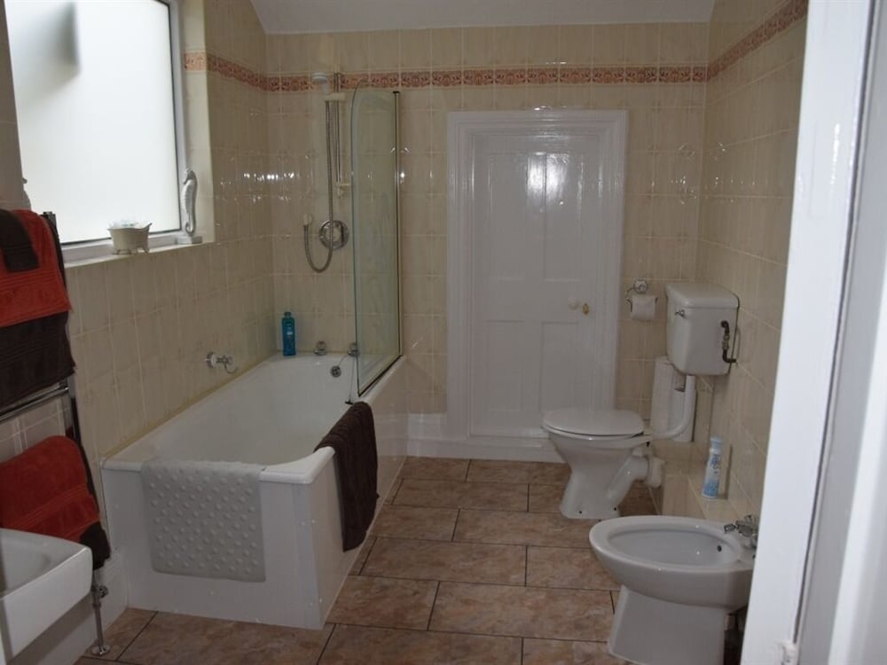 Twin Room, Ensuite photo 3