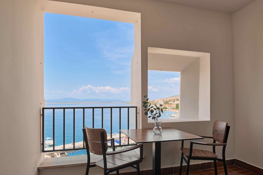 Standard Double or Twin Room with Sea View and Balcony - Photo 1