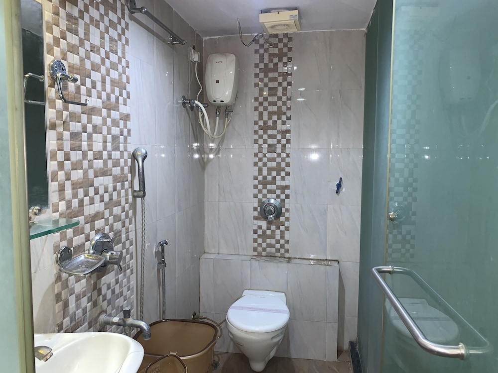 Deluxe Ac Room - Photo 18
