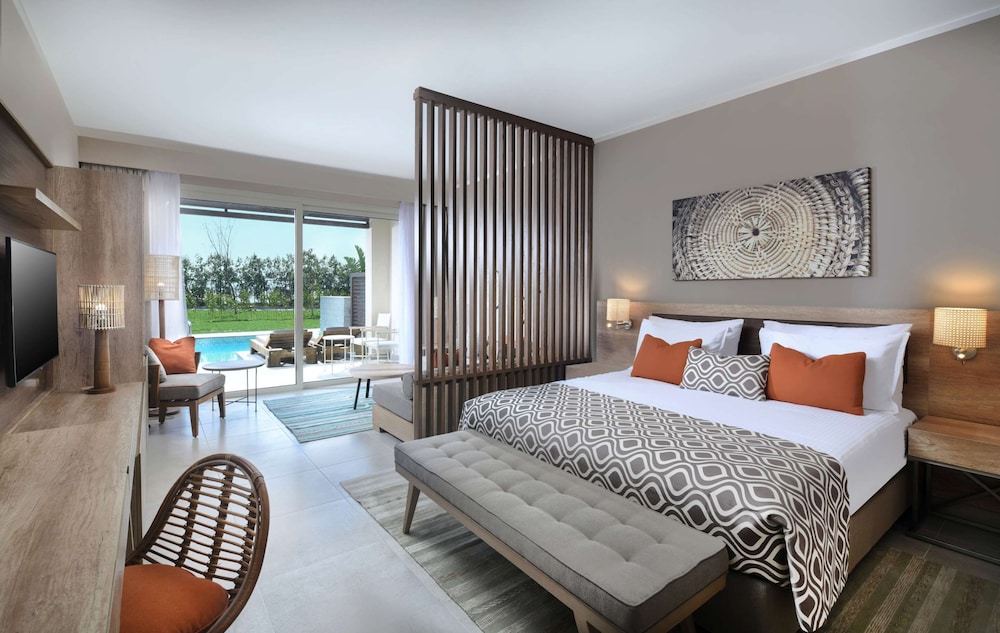 Executive Suite - Photo 1