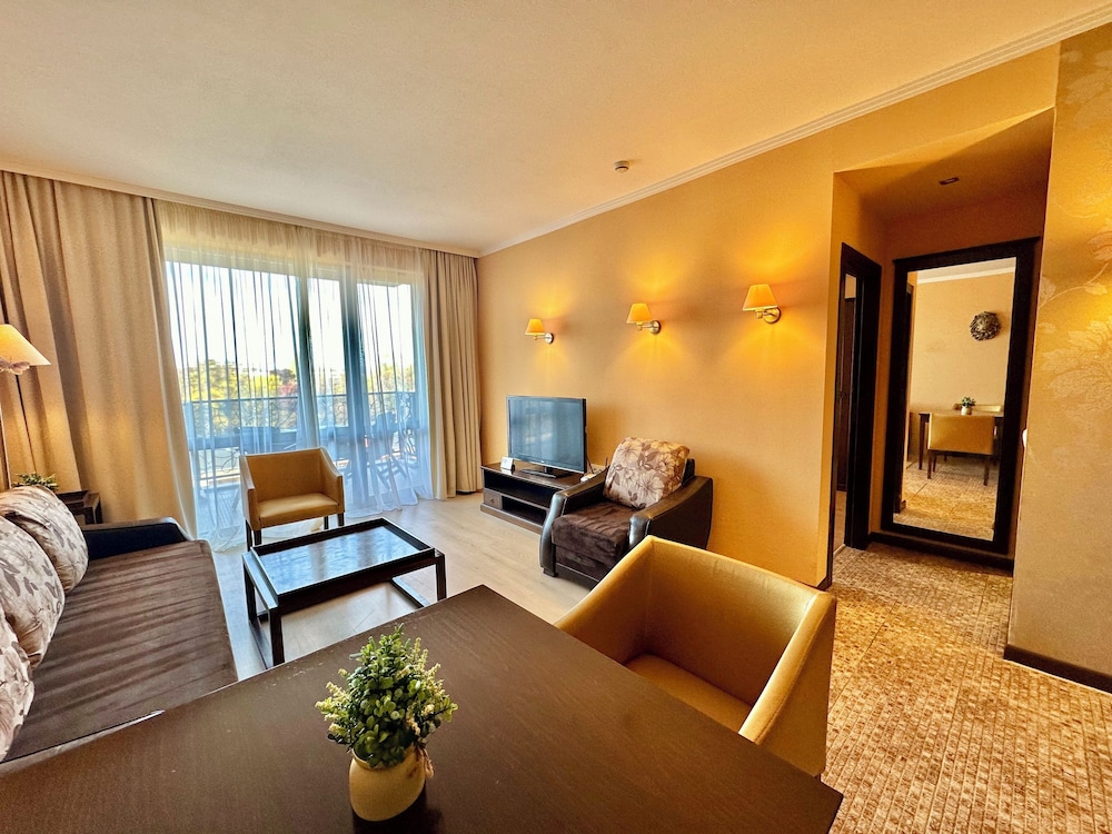 Comfort Apartment, City View