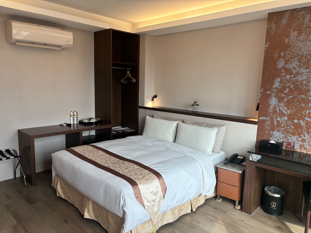 Deluxe Balcony Room photo 2