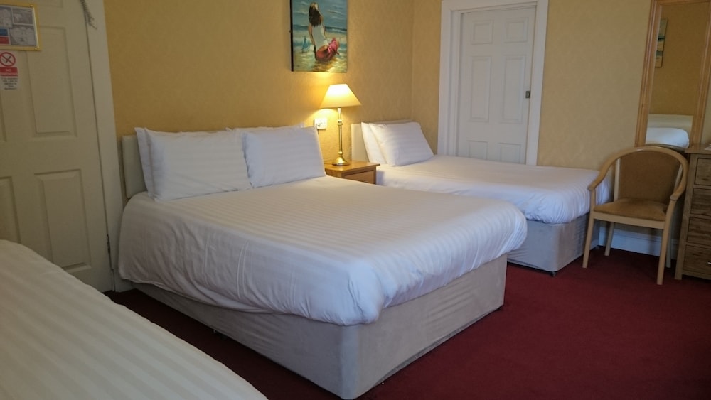 Family Room, Multiple Beds