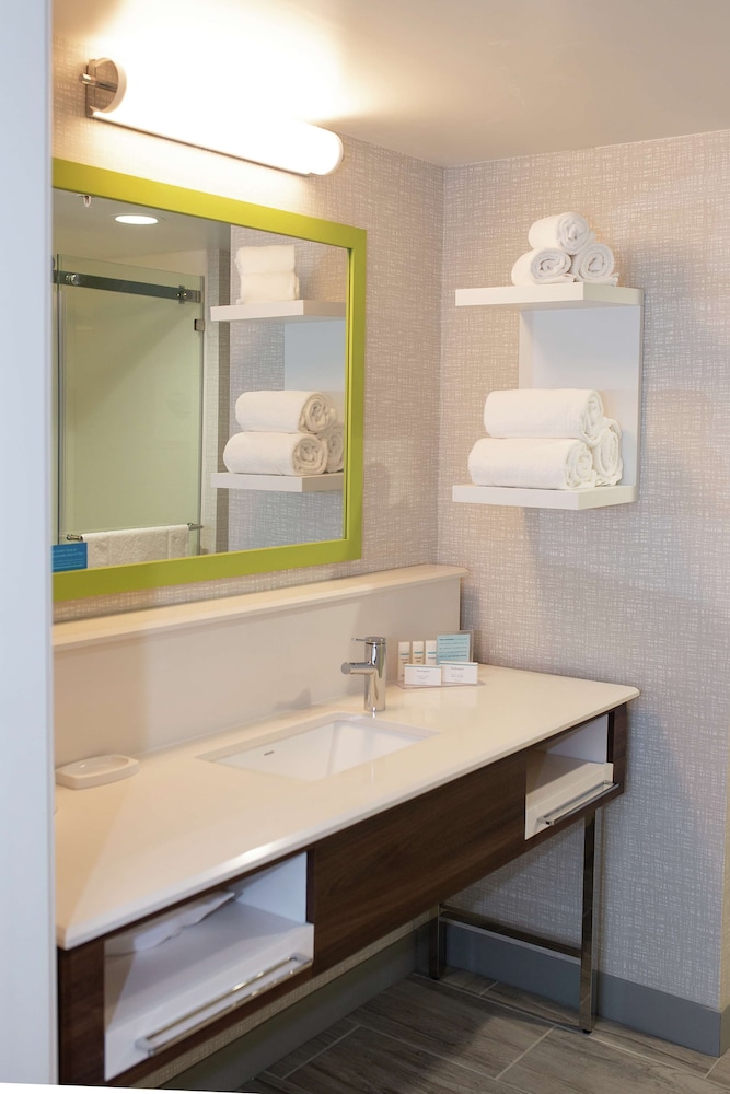 Room, 2 Queen Beds, Accessible, Bathtub - Photo 3
