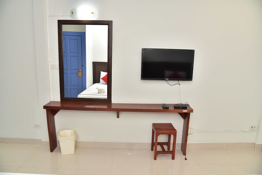 Standard Twin Room, 2 Twin Beds photo 3