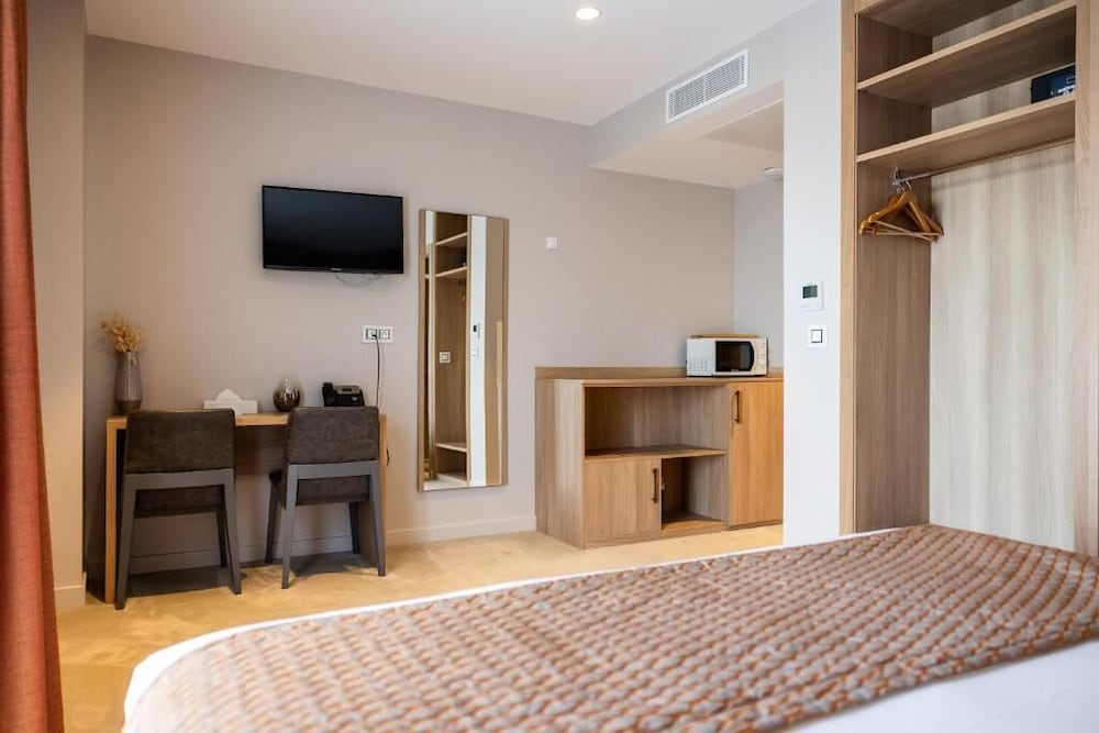 Comfort Room - Photo 2