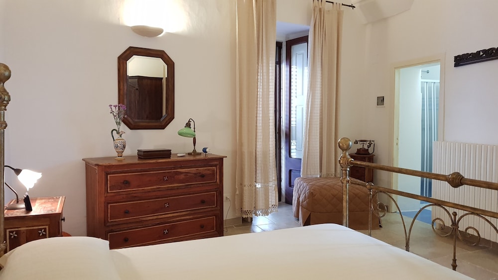 Deluxe Double Room (Glicine) photo 3