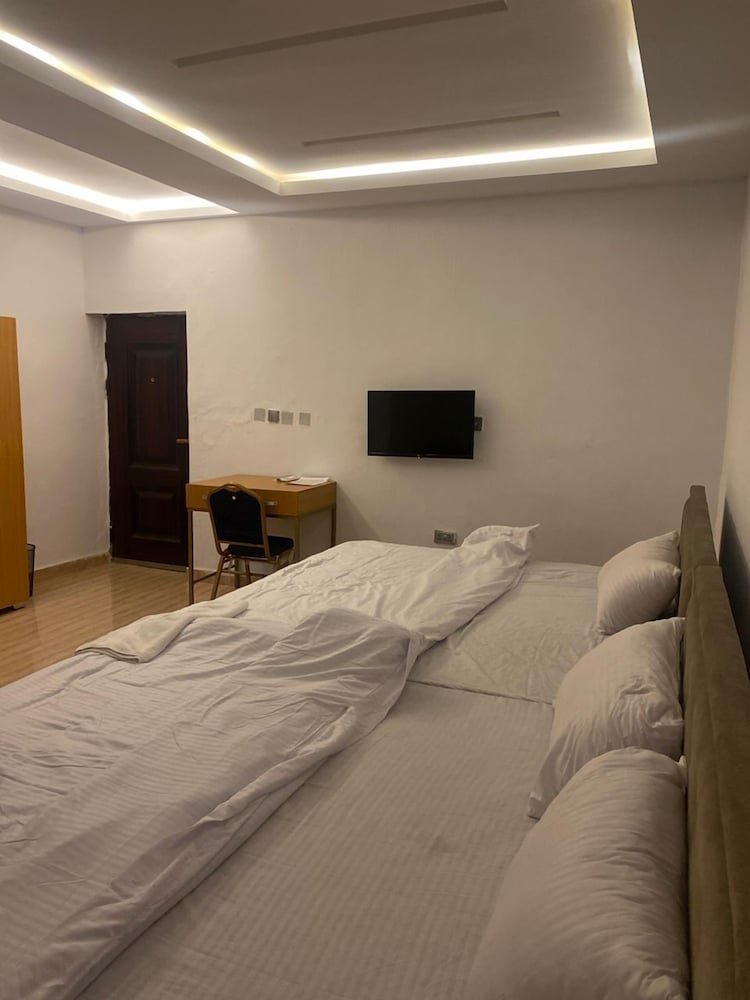 Luxury Suite photo 2