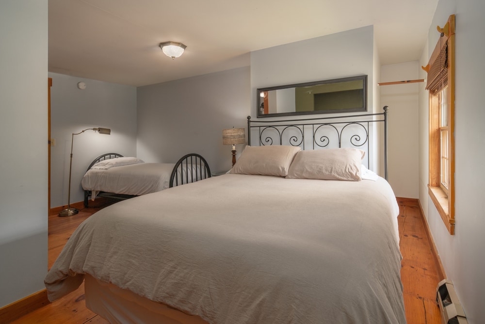 House (6 Bedrooms) photo 2