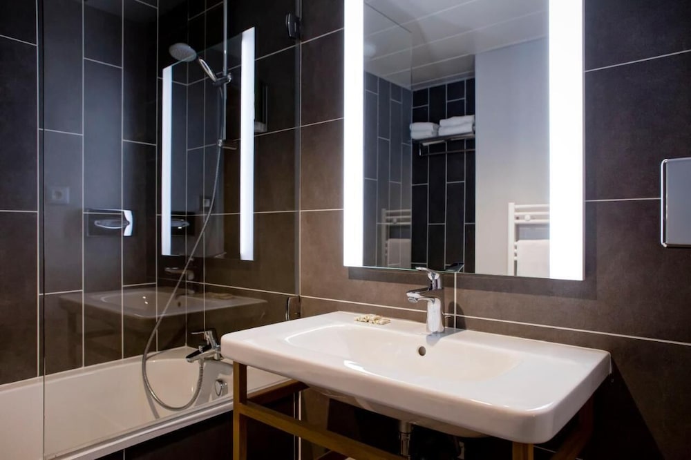Superior Double or Twin Room - Photo 9