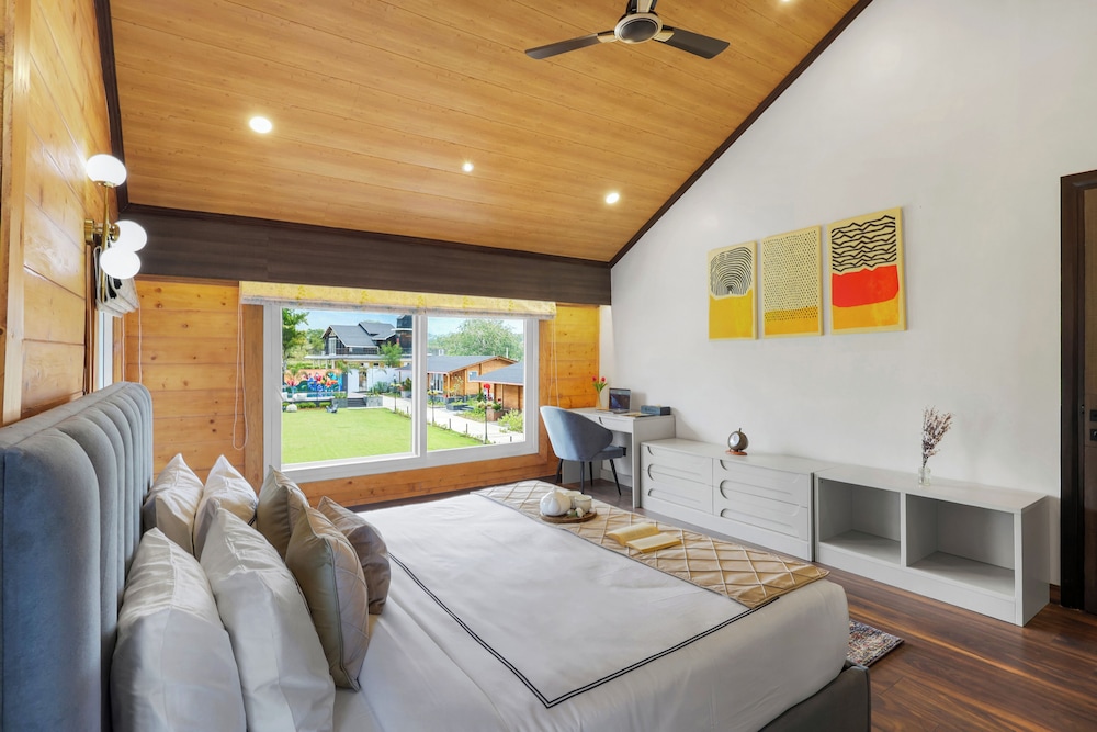 Luxury Villa photo 2