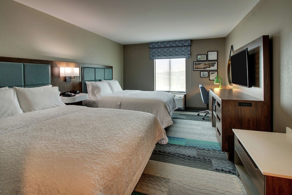 Room, 2 Queen Beds, Accessible, Refrigerator & Microwave (Hearing) photo 1