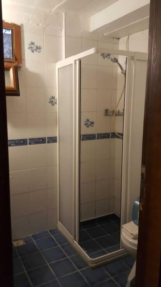 Classic Triple Room, 1 Bedroom, Garden View photo 2