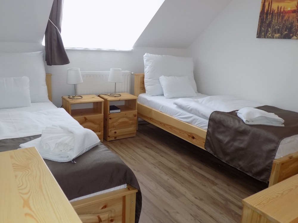 Basic Double or Twin Room, 1 Bedroom, Non Smoking, Air conditioning photo 2