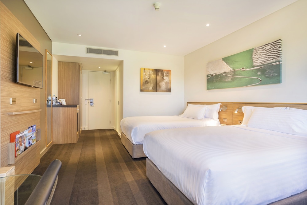 Standard Room, 2 Double Beds, City View - Photo 3