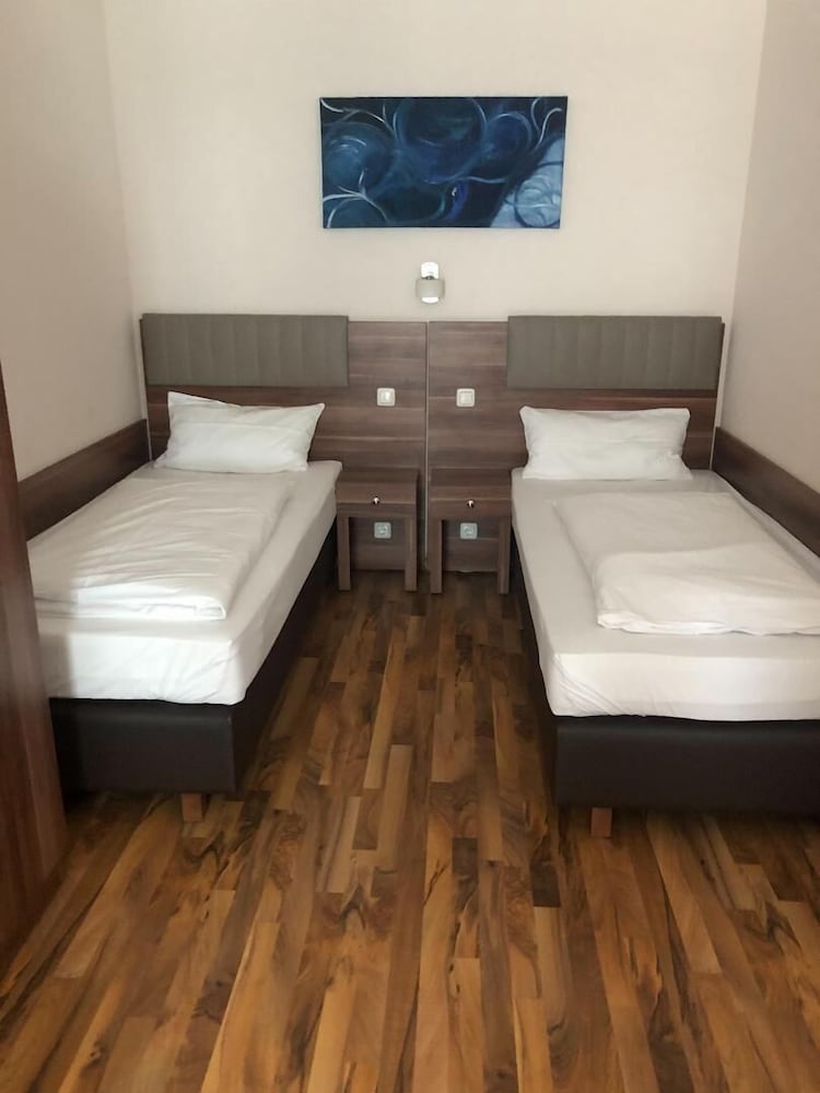 Basic Double or Twin Room, Non Smoking