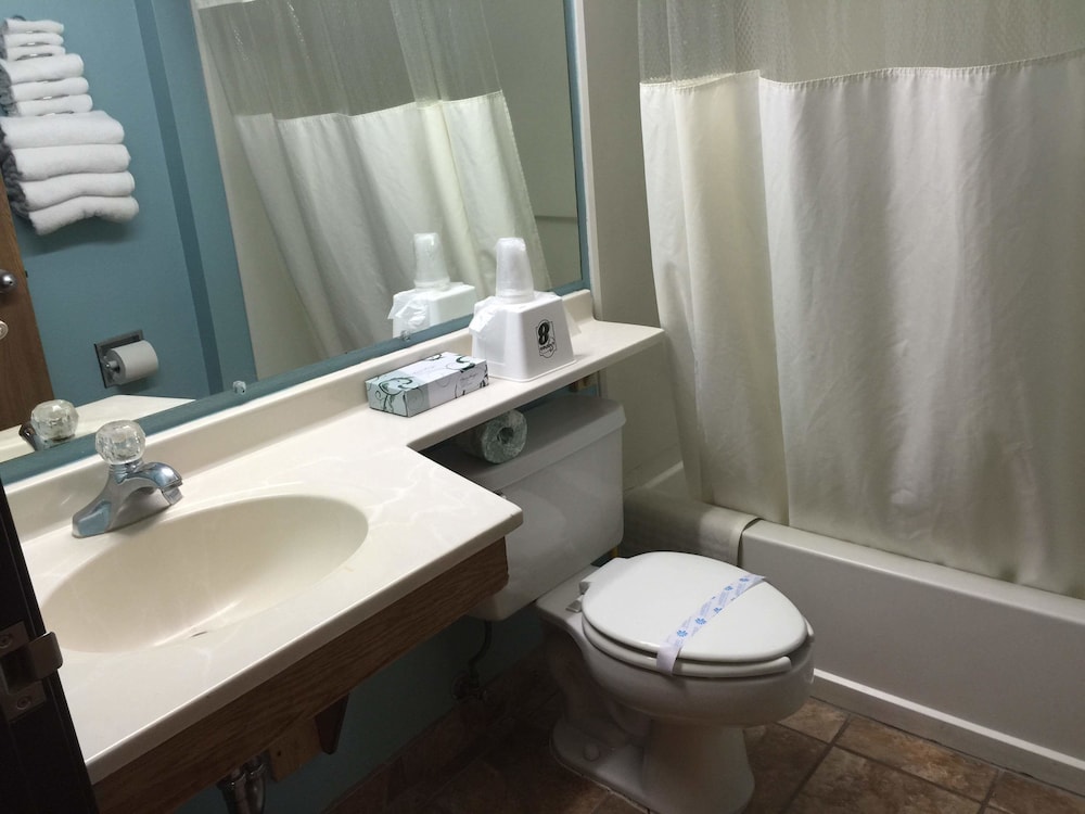 Suite, Multiple Beds, Non Smoking - Photo 5