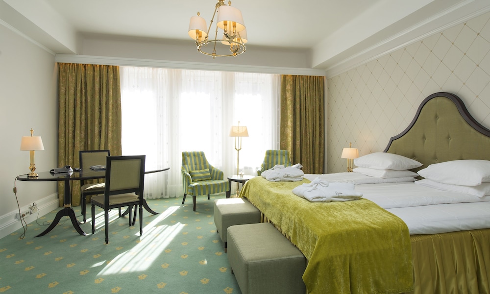 Superior Room, Non Smoking - Photo 7