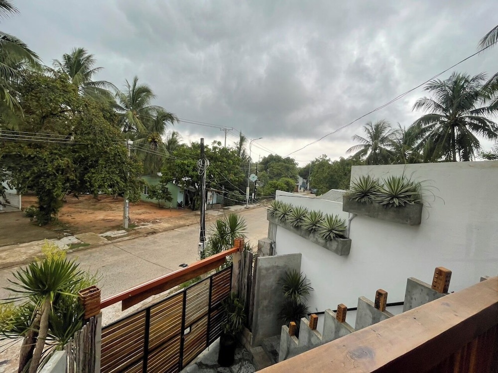 Signature Triple Room photo 2