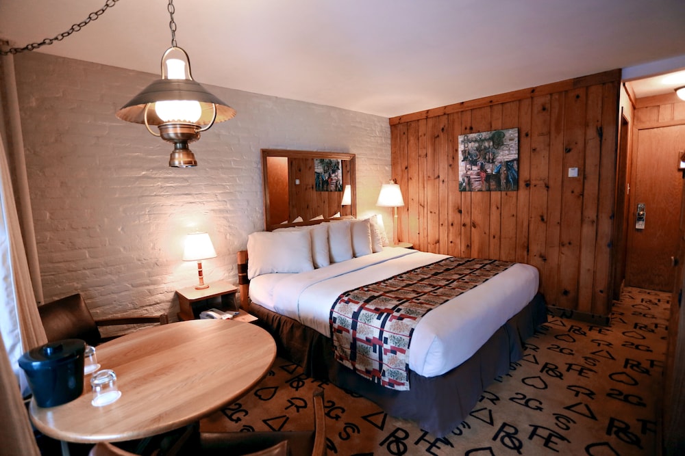 Standard Room, 1 Queen Bed photo 2