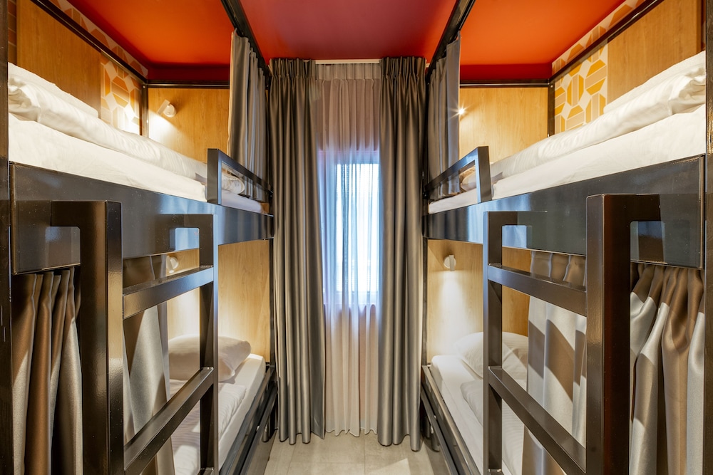 Shared Dormitory, Mixed Dorm, Shared Bathroom (One bed) photo 1