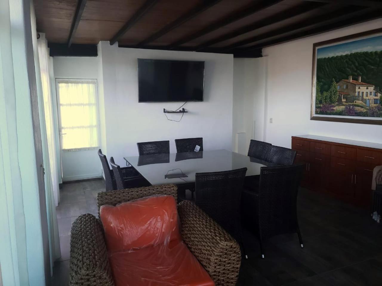 Apartment with Mountain View photo 2