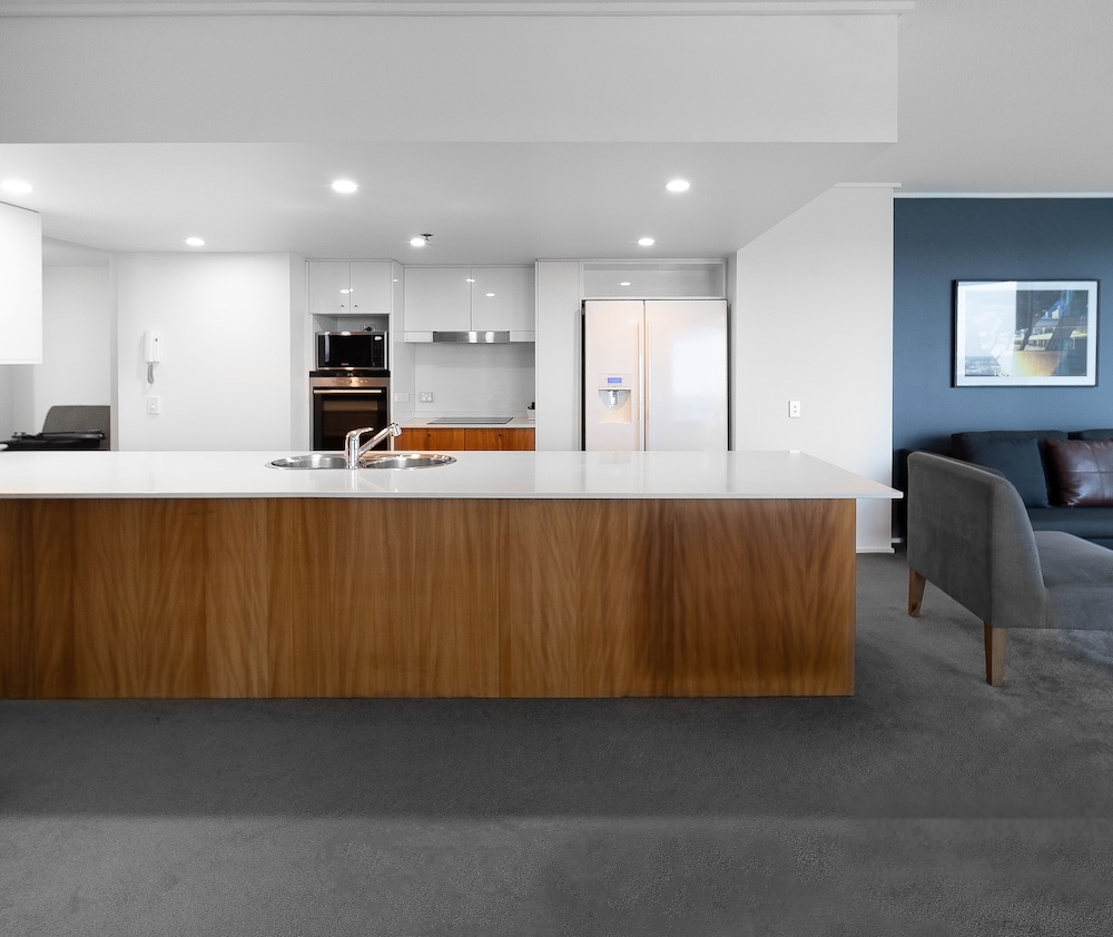 Apartment, 3 Bedrooms, River View (No Housekeeping) - Photo 4