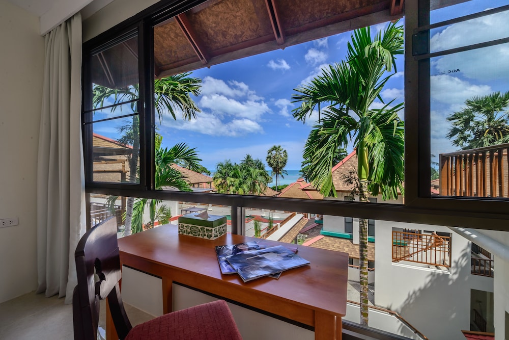 Deluxe Plunge Pool - Photo 5