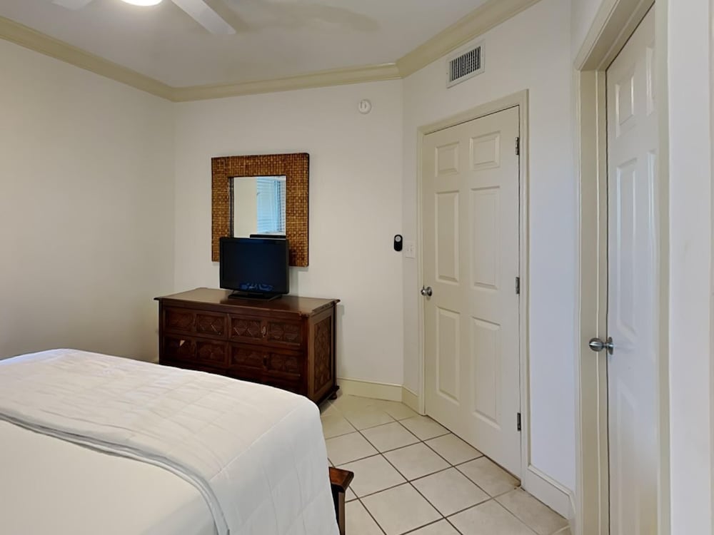 Condo, 3 Bedrooms, Ocean View (T1 2003 - No Pets)