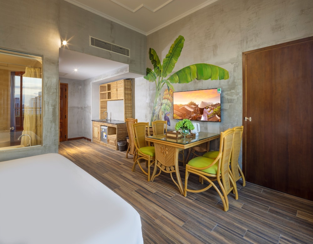 Family Room, Sea View - Photo 4