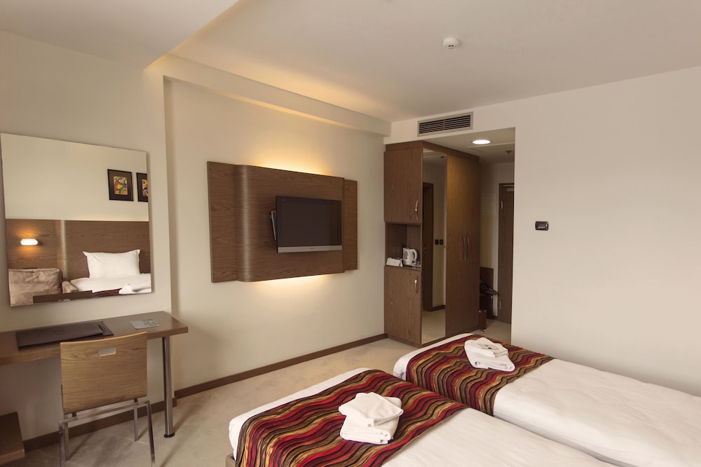 Double or Twin Room - Photo 1