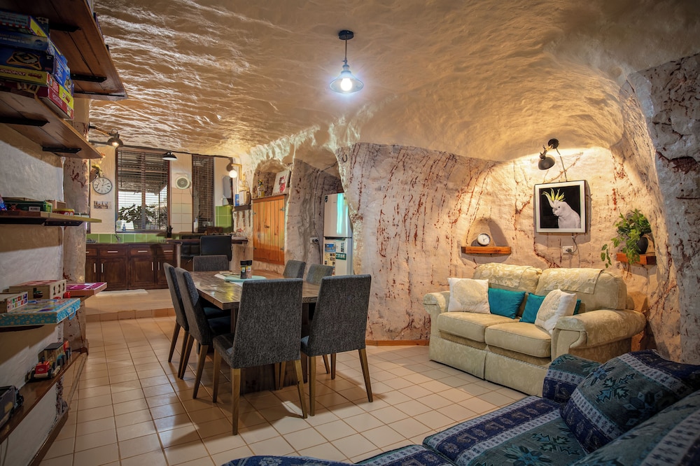 2 Bedroom Underground Home (Dinky Di's Dugout) photo 1