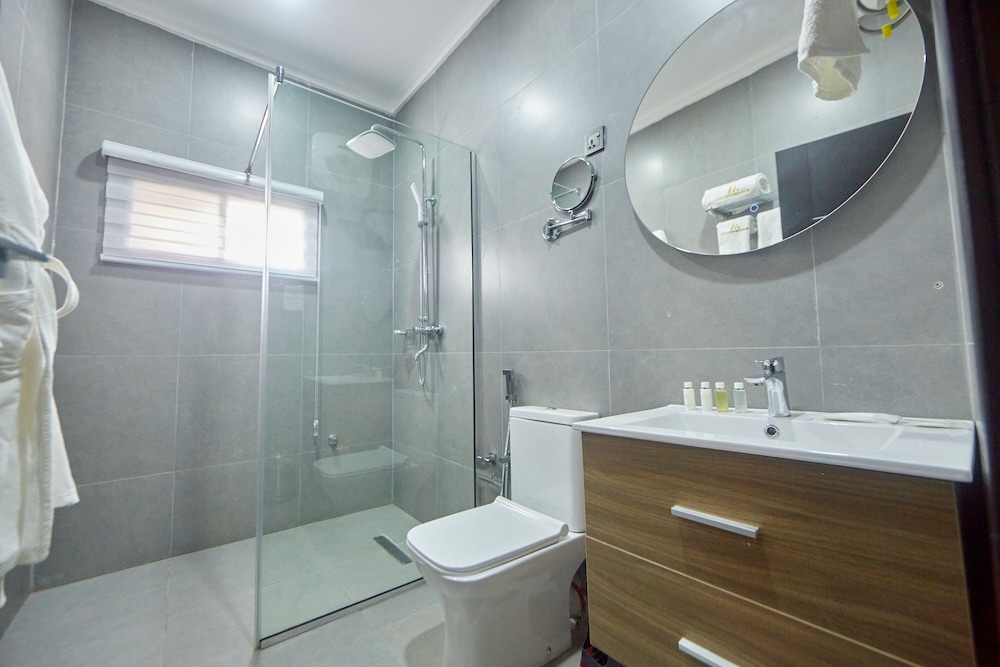 Deluxe Room - Photo 7