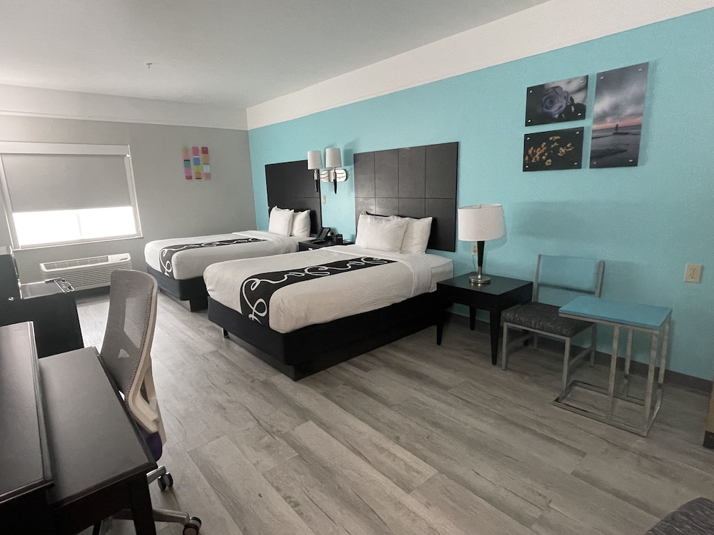 Room, 2 Queen Beds, Non Smoking - Photo 4