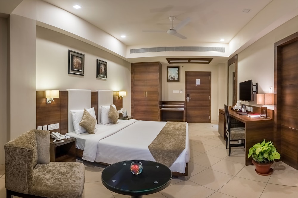 Deluxe Room - Photo 8