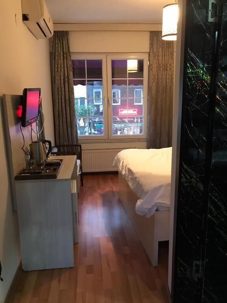 Standard Triple Room photo 2