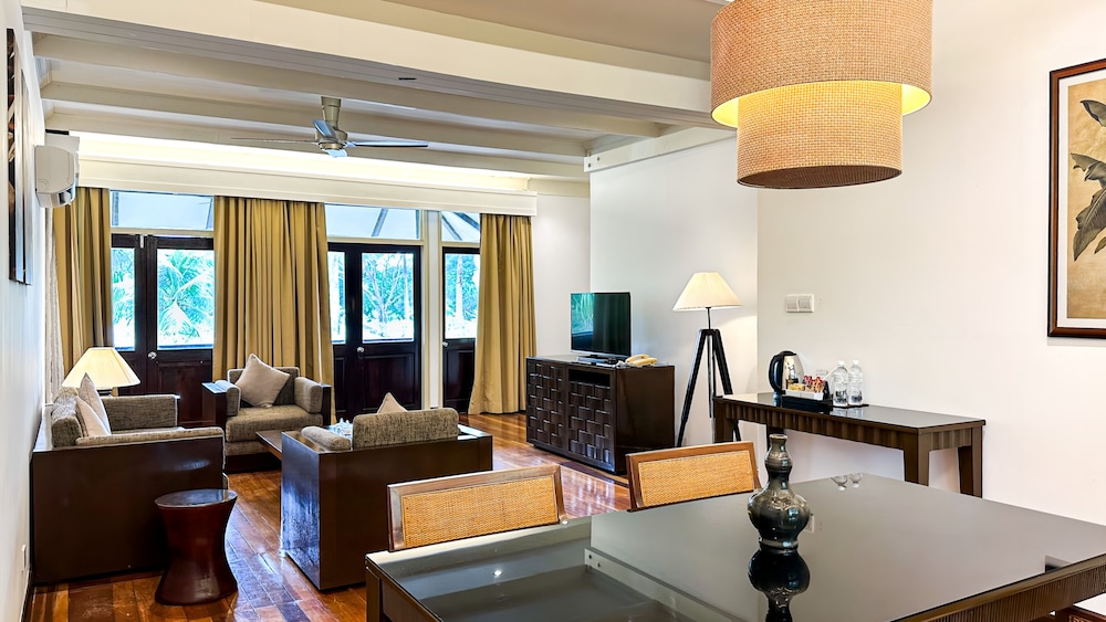 One Bedroom Garden View Suite - Photo 7