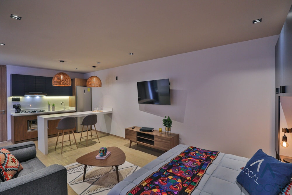 Deluxe Loft  With Kitchenette & Balcony photo 3