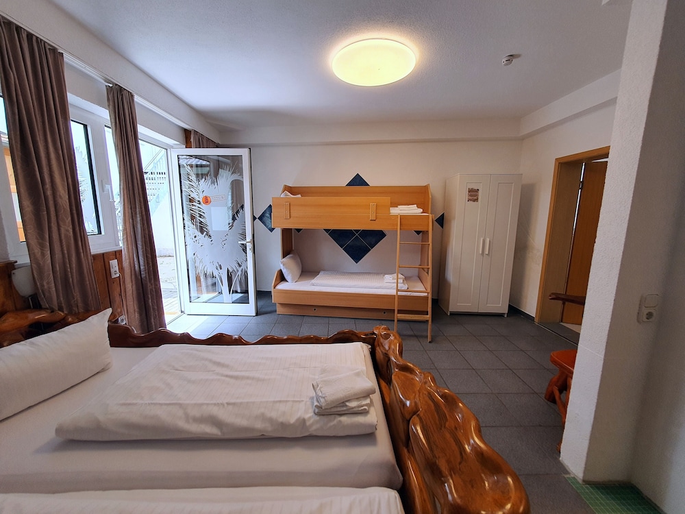 Quadruple Room photo 2