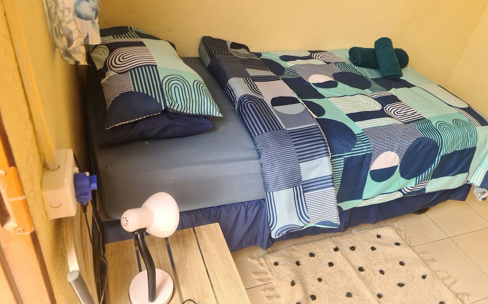 Basic Single Room photo 2